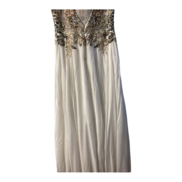 XSCAPE open back embelished white Maxi Gown - Picture 15 of 16